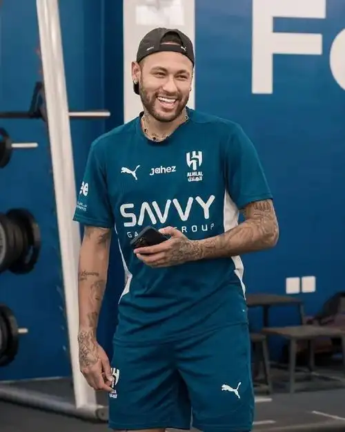 效力水晶宫 效力水晶宫