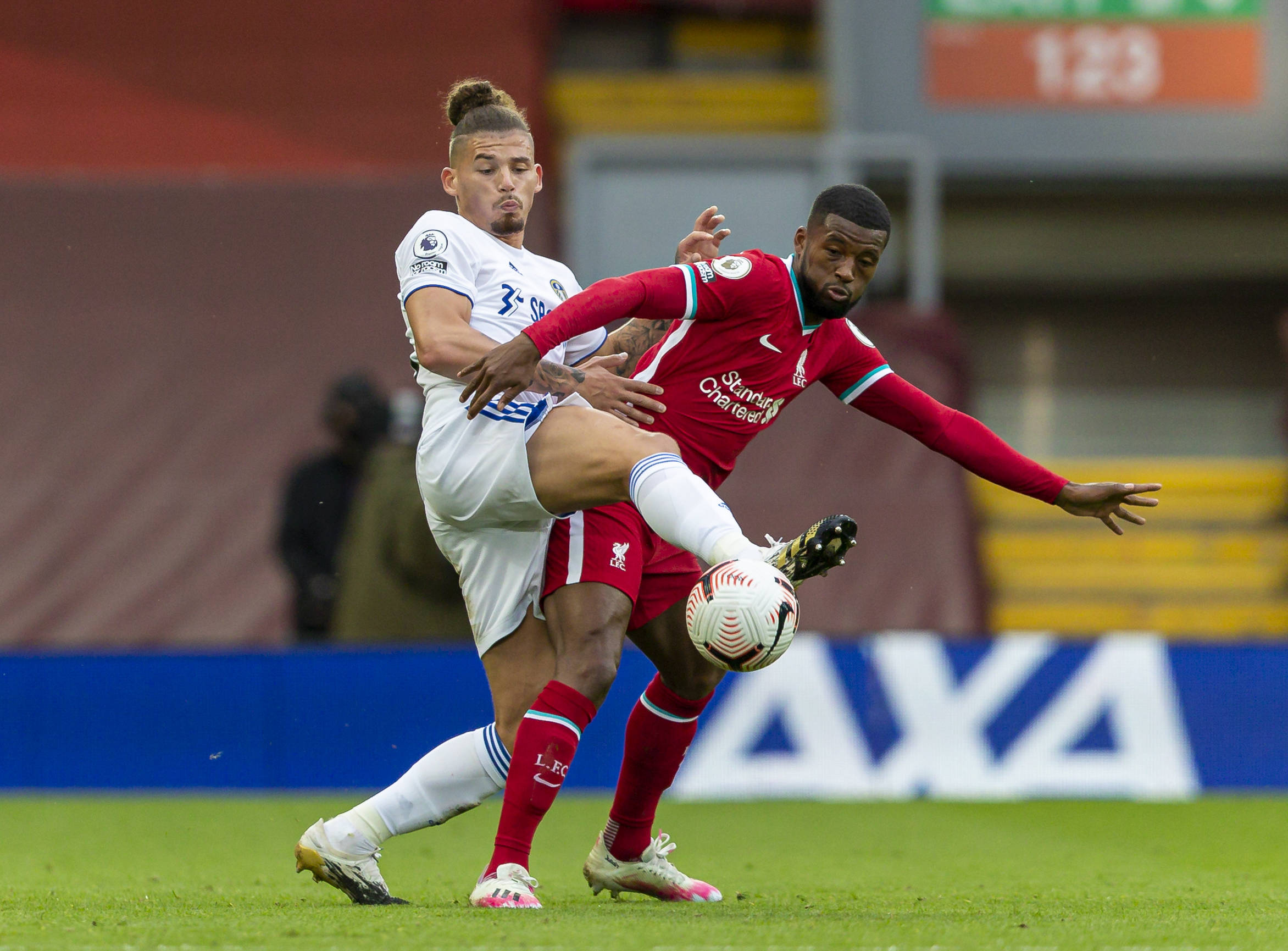 恩波利凭借 恩波利凭借